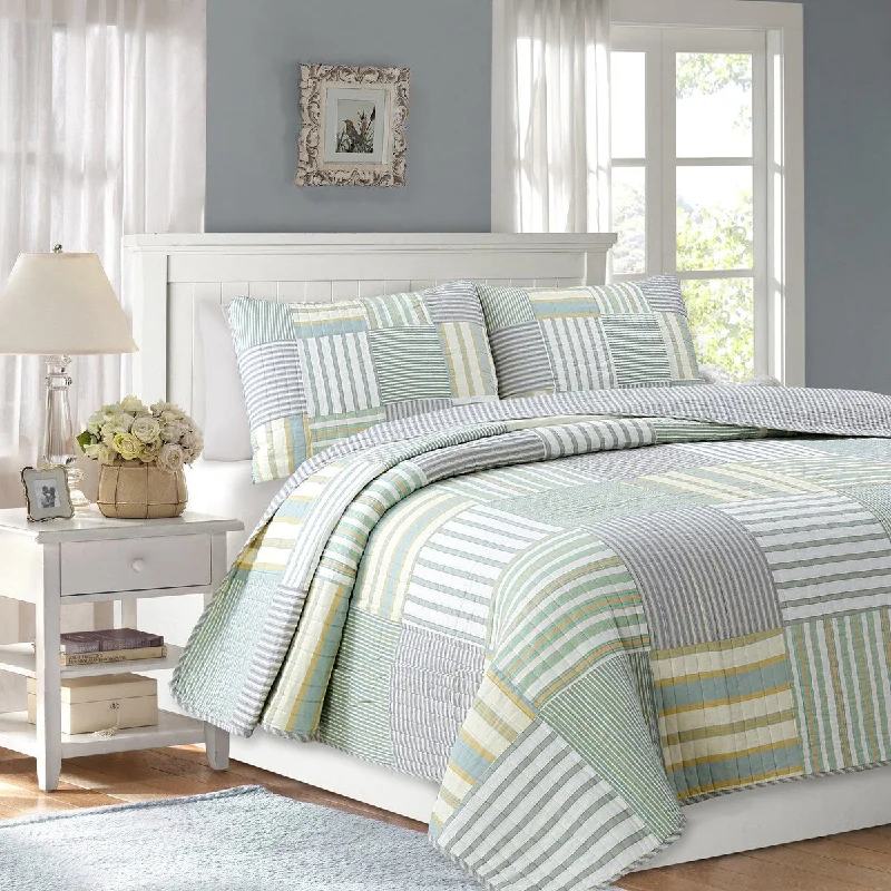 Cozy Line Spa Stripes Patchwork Quilt Bedding Set