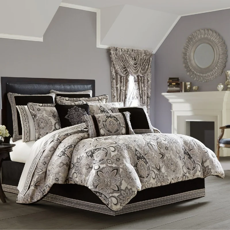 J. Queen New York Guiliana Comforter Set