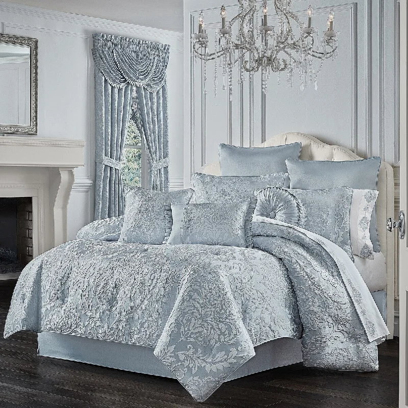 J. Queen New York Malita Comforter Set