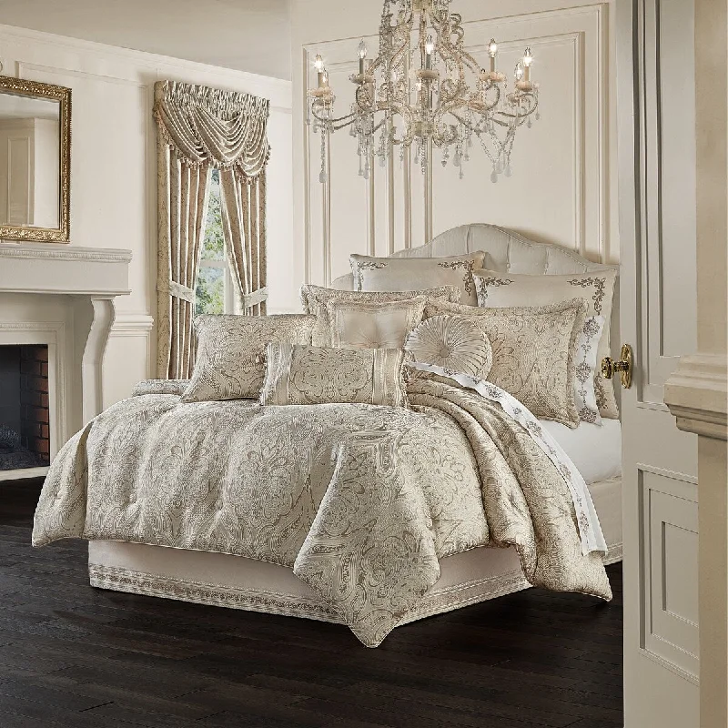 J. Queen New York Trinity Comforter Set