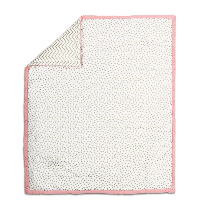 The Peanut Shell Confetti Cotton Quilt in Coral/Gold