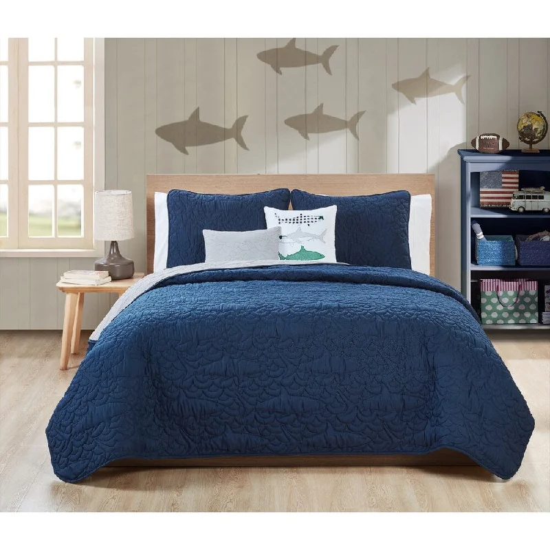 VCNY Home Finn Reversible Quilt Set