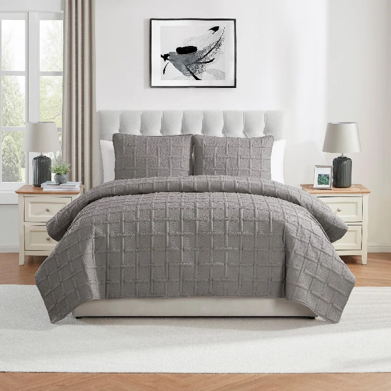 VCNY Home Solid 3-Piece Square Pinsonic Textured Quilt Set