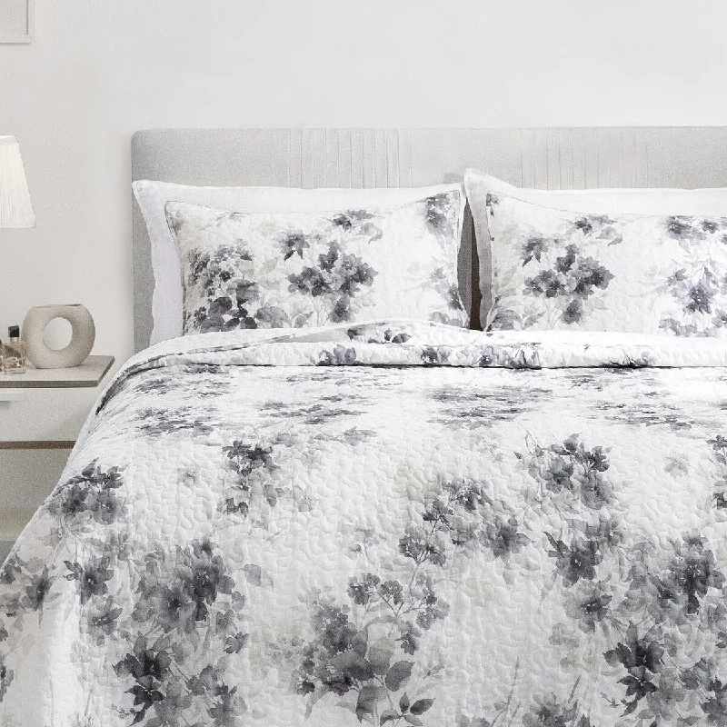 Wonderful Sophia Lightweight Floral Quilt Set